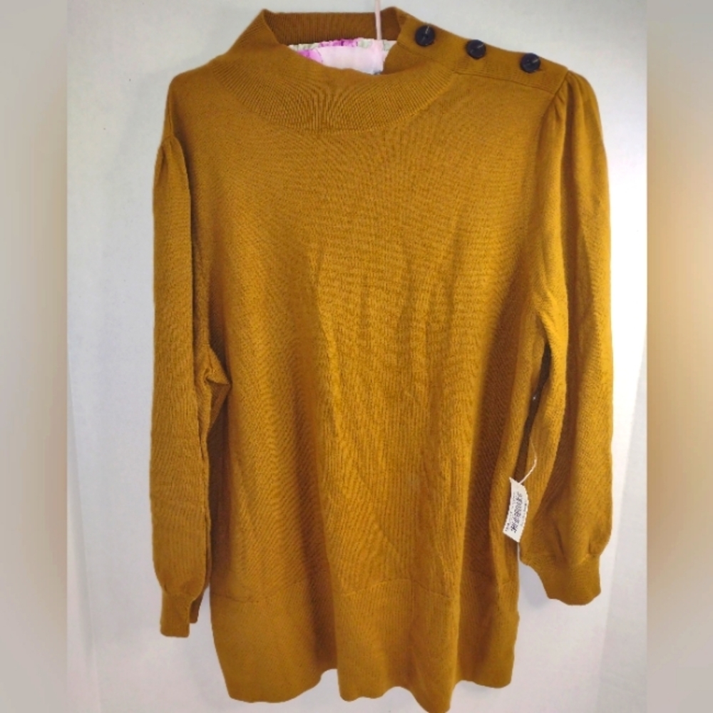 LARK and RO Women’s Sweater Gold size XL New with tags (D2).